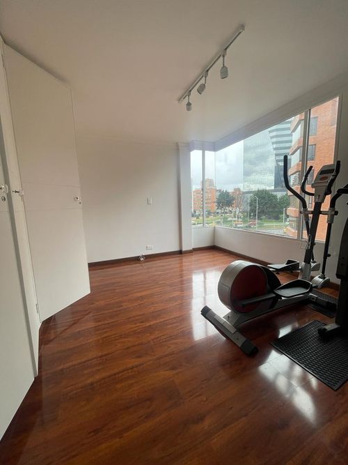 Apartamento de 3 alcobas en venta en Chico, Bogotá, 223 m² · foto 14 de 20
