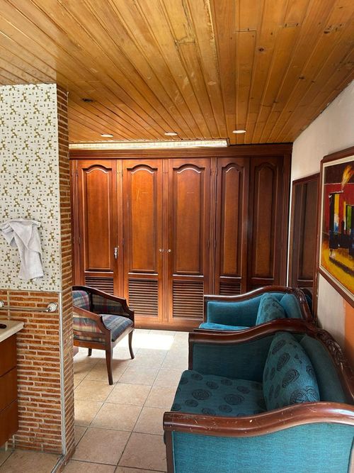 Casa de 5 alcobas en venta en Niza, Bogotá, 570 m² · foto 16 de 20