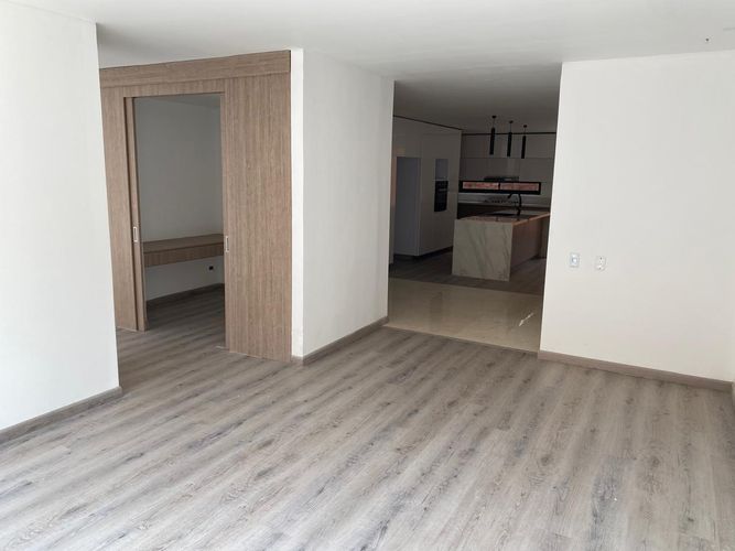 Apartamento de 3 alcobas en venta en Chico, Bogotá, 210 m² · foto 9 de 20