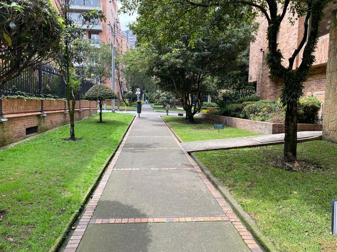 Apartamento de 3 alcobas en venta en Chico, Bogotá, 210 m² · foto 19 de 20