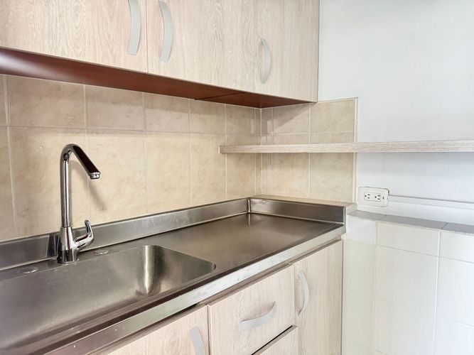 Oficina en arriendo en Patio Bonito, Medellín, 66 m² · foto 4 de 9