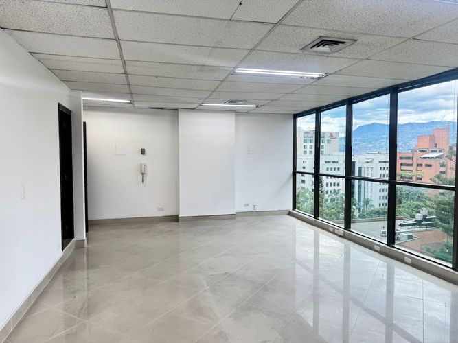 Oficina en arriendo en Patio Bonito, Medellín, 66 m² · foto 6 de 9
