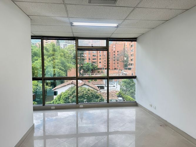 Oficina en arriendo en Patio Bonito, Medellín, 66 m² · foto 5 de 9
