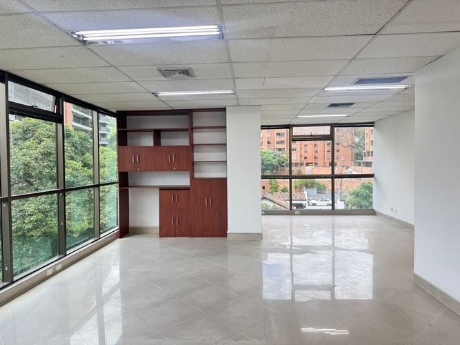 Oficina en arriendo en Patio Bonito, Medellín, 66 m² · foto 7 de 9