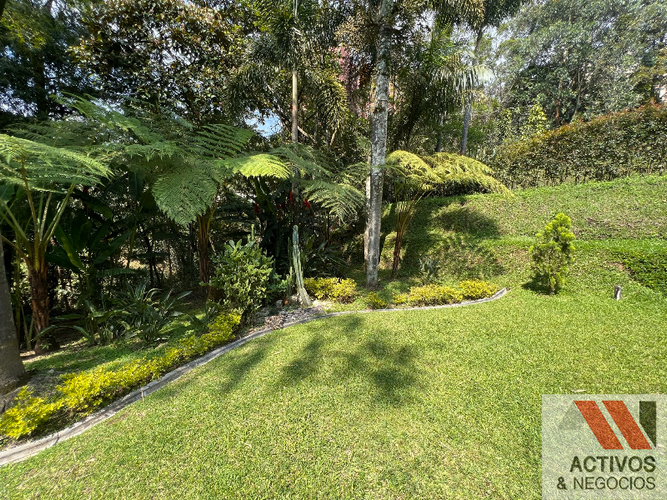 Casa de 4 alcobas en venta en Los Naranjos, Medellín, 1000 m² · foto 7 de 24