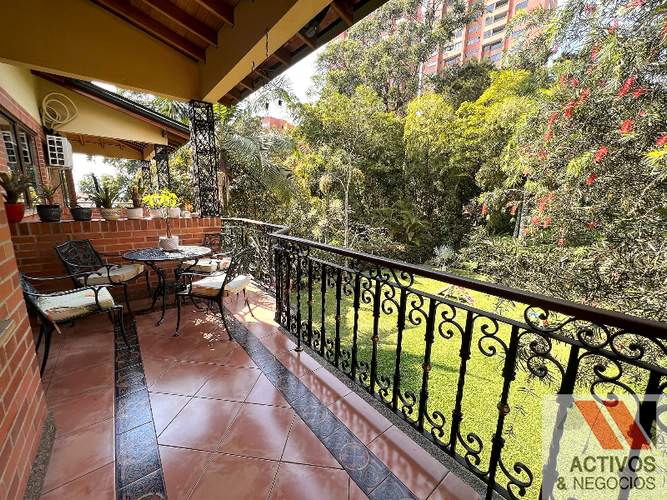 Casa de 4 alcobas en venta en Los Naranjos, Medellín, 1000 m² · foto 14 de 24
