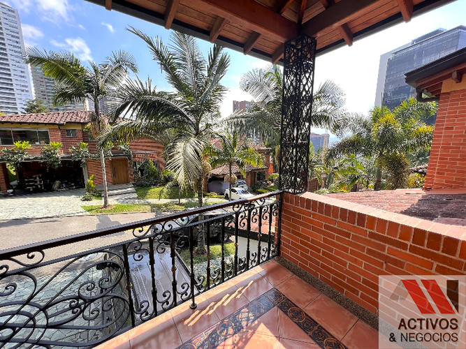Casa de 4 alcobas en venta en Los Naranjos, Medellín, 1000 m² · foto 21 de 24
