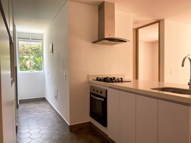 Apartamento en venta en El Poblado, Medellín · foto 8 de 15