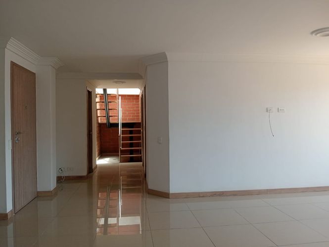 Apartamento de 3 alcobas en arriendo en Laureles, Medellín, 140 m² · foto 3 de 22