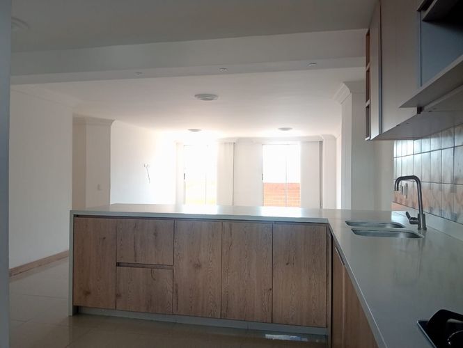 Apartamento de 3 alcobas en arriendo en Laureles, Medellín, 140 m² · foto 8 de 22