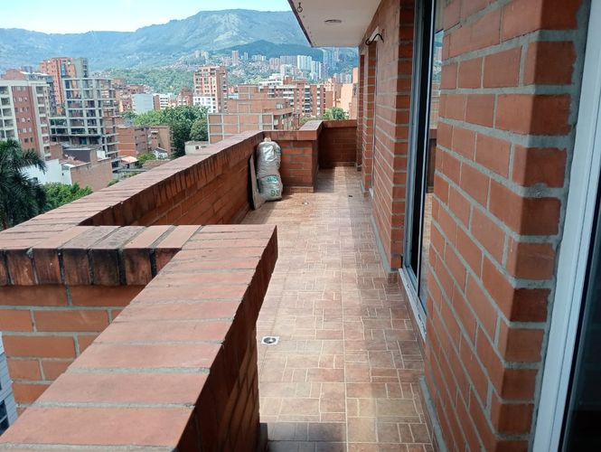 Apartamento de 3 alcobas en arriendo en Laureles, Medellín, 140 m² · foto 19 de 22