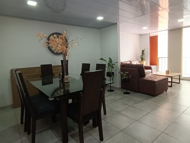 Apartamento de 3 alcobas en venta en El Poblado, Medellín, 95 m² · foto 3 de 15