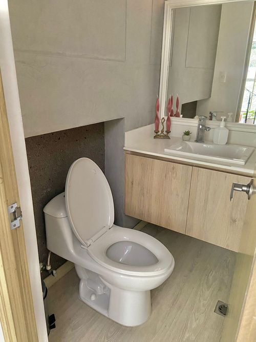 Casa de 4 alcobas en venta en El Castillo, Medellín, 300 m² · foto 6 de 6