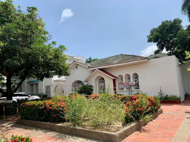 Casa de 18 alcobas en venta en El Prado, Barranquilla, 616 m² · foto 2 de 24