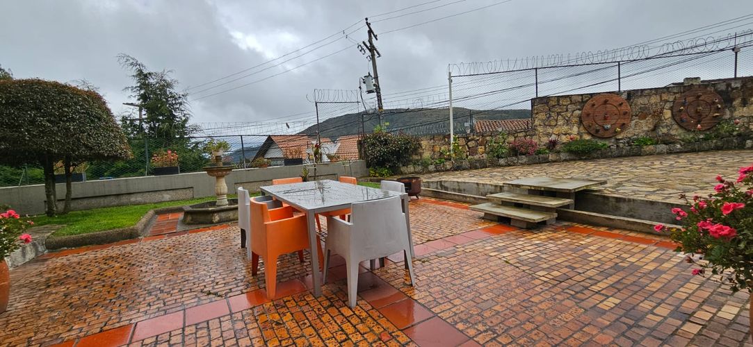 Casa de 5 alcobas en venta en San Isidro Rural Ii, Bogotá, 957 m² · foto 5 de 24