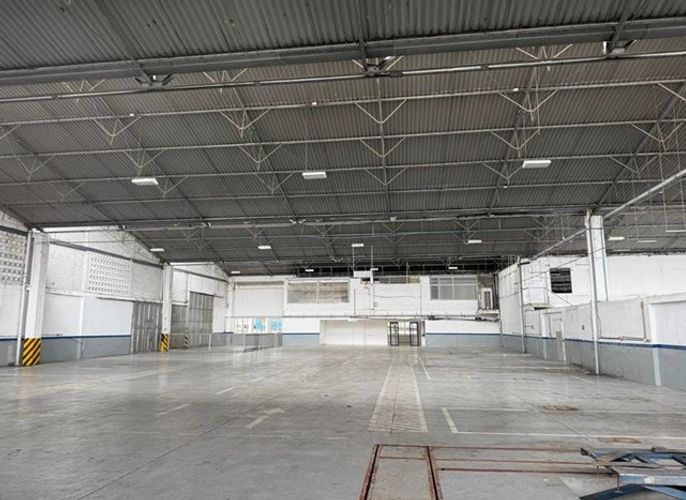 Local en arriendo en Jorge Isaacs, Cali, 2353 m² · foto 3 de 16