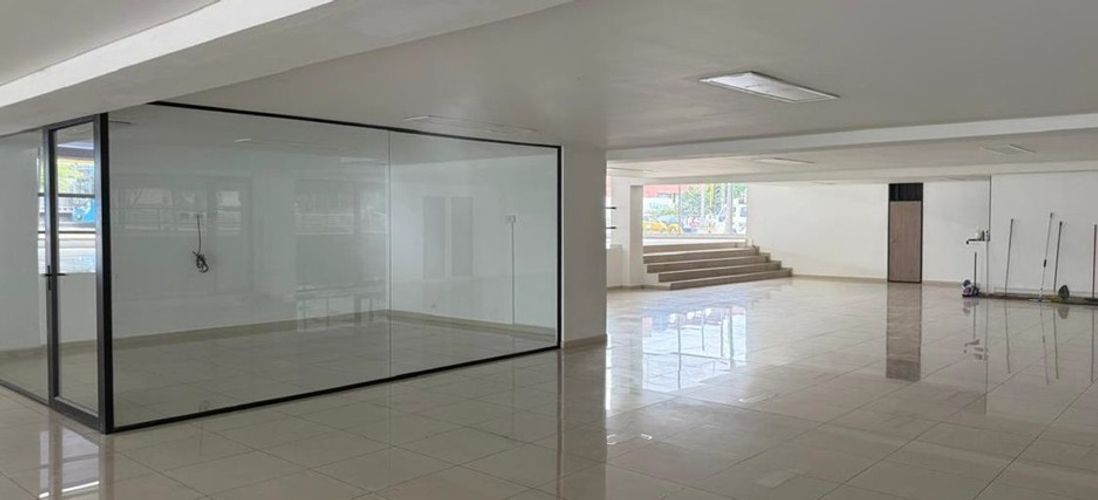 Local en arriendo en Jorge Isaacs, Cali, 2353 m² · foto 8 de 16