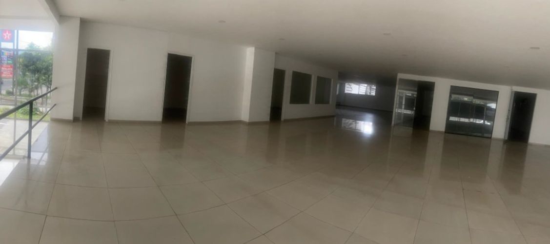 Local en arriendo en Jorge Isaacs, Cali, 2353 m² · foto 12 de 16