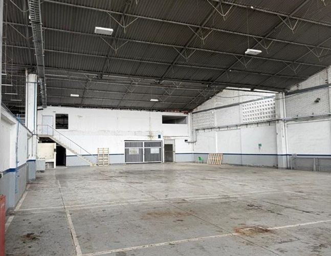 Local en arriendo en Jorge Isaacs, Cali, 2353 m² · foto 13 de 16