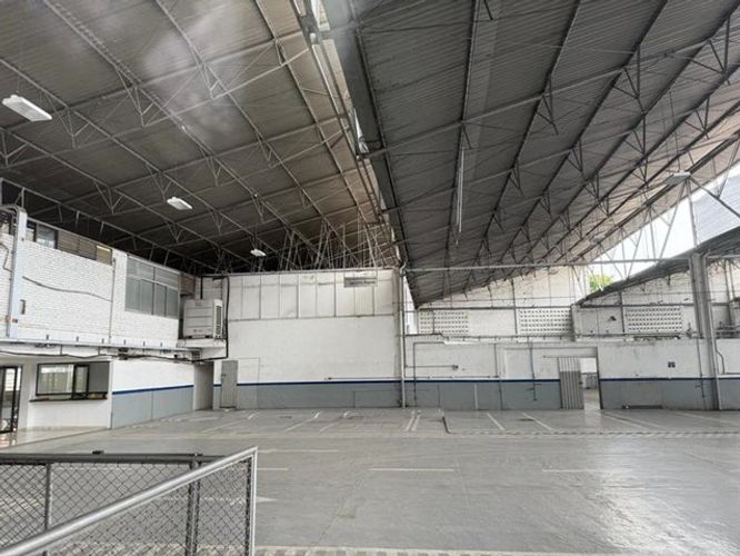 Local en arriendo en Jorge Isaacs, Cali, 2353 m² · foto 14 de 16
