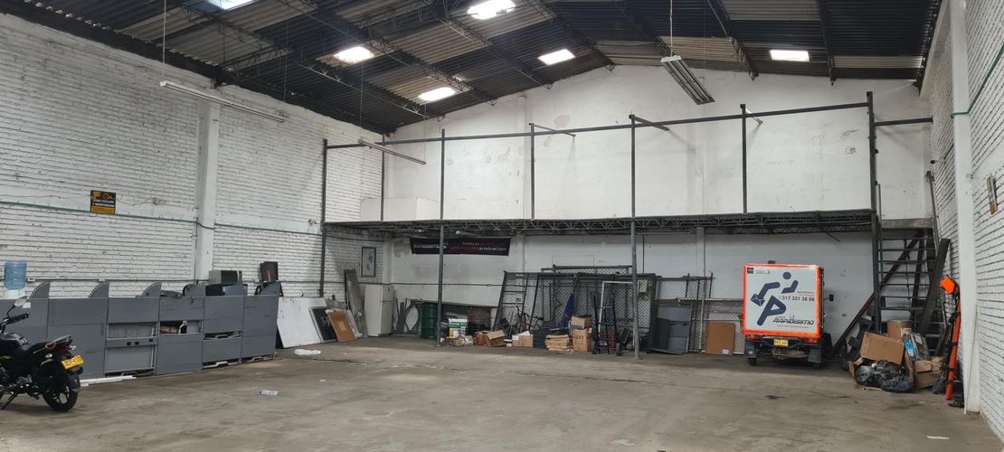 Bodega en venta en Porvenir, Cali, 332 m² · foto 3 de 14