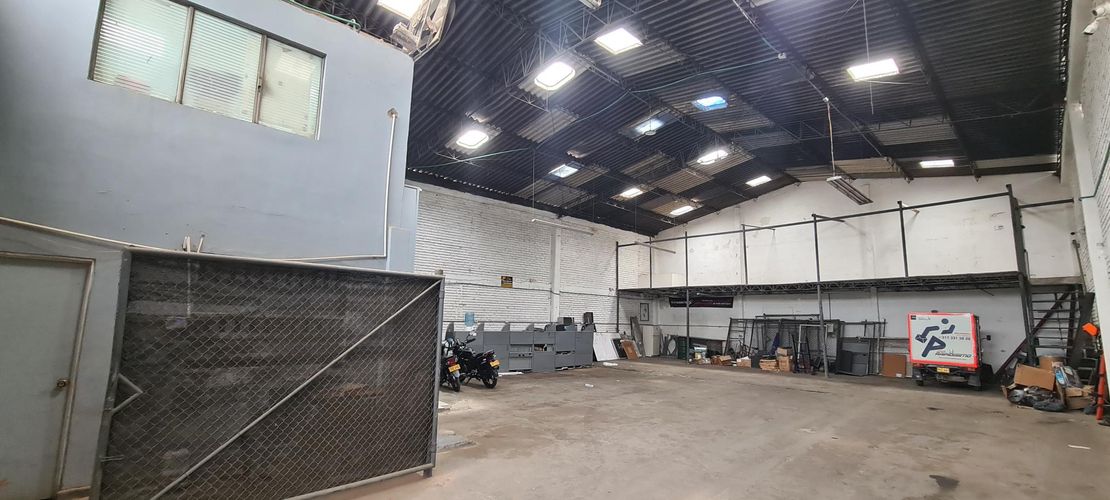 Bodega en venta en Porvenir, Cali, 332 m² · foto 4 de 14