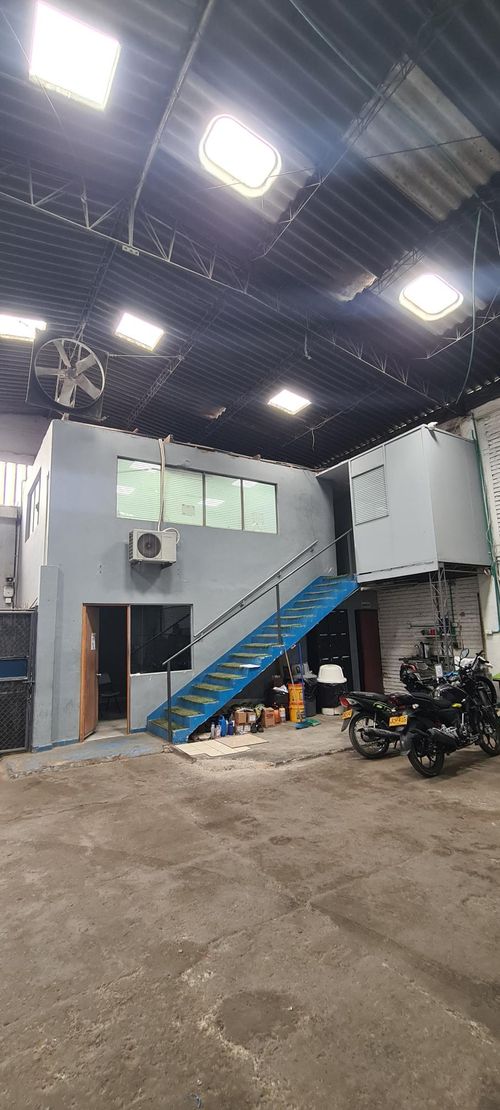 Bodega en venta en Porvenir, Cali, 332 m² · foto 10 de 14