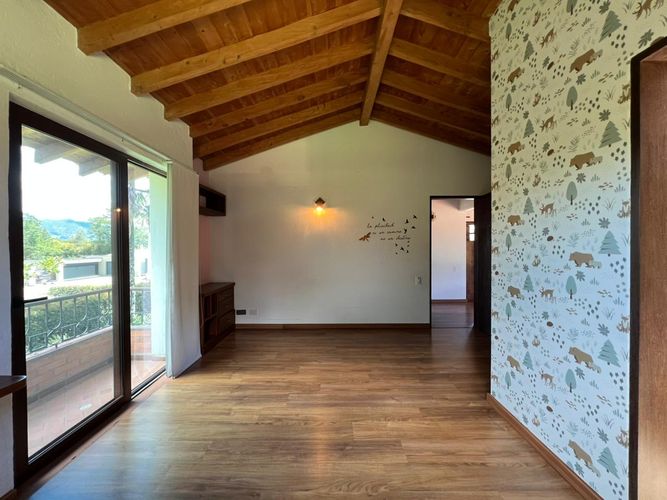 Casa de 3 alcobas en venta en El Porvenir, Rionegro, 340 m² · foto 7 de 20
