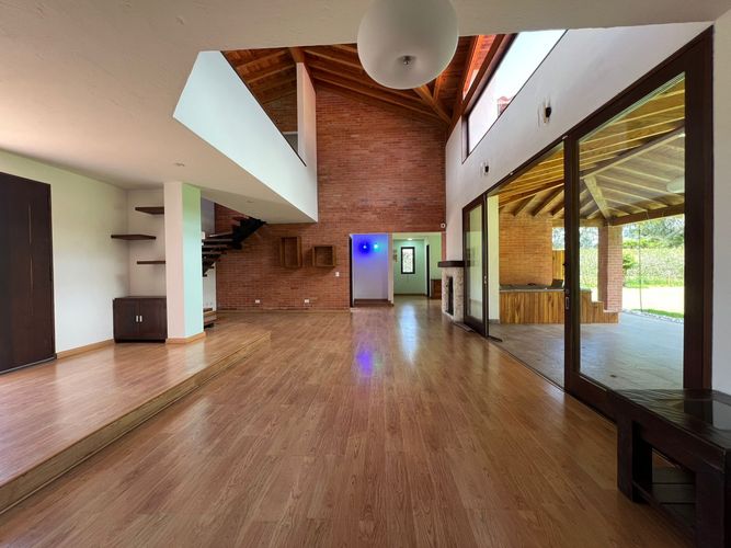 Casa de 3 alcobas en venta en El Porvenir, Rionegro, 340 m² · foto 3 de 20