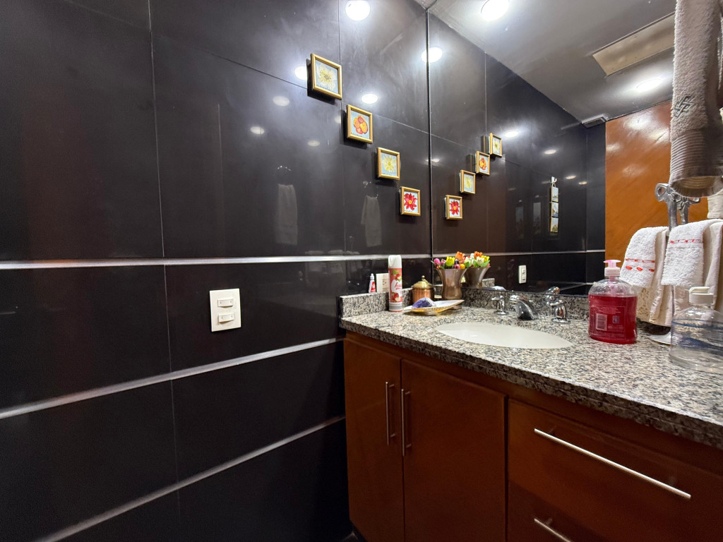 Apartamento en venta en Chicó Alto, Bogotá · foto 3 de 24