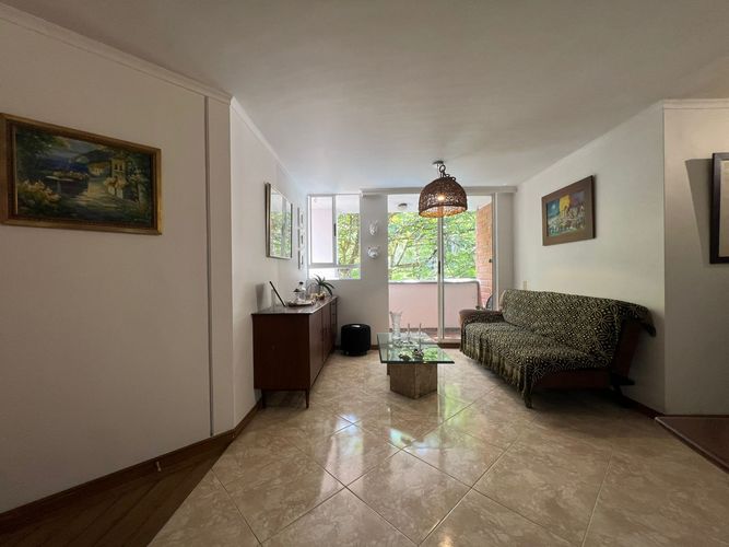 Apartamento en venta en El Poblado, Medellín · foto 2 de 17
