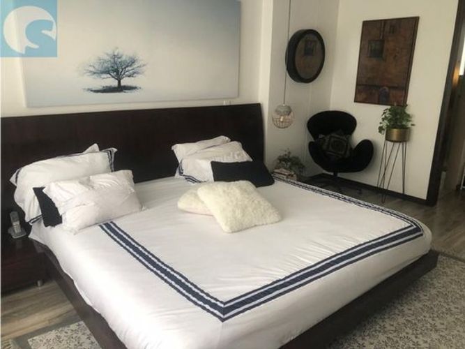 Apartamento de 2 alcobas en venta en Chico Norte, Bogotá, 130 m² · foto 11 de 16