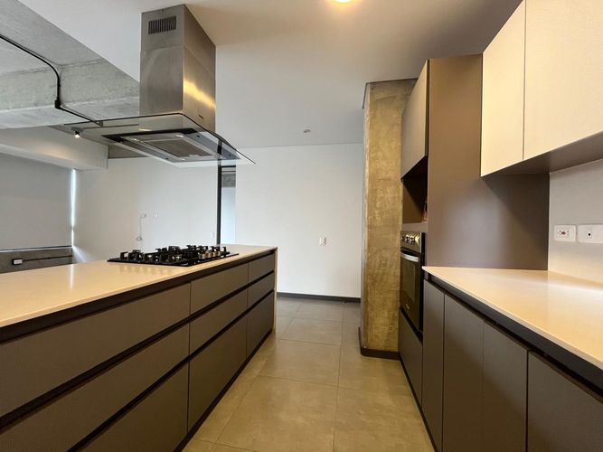 Apartamento de 2 alcobas en venta en El Poblado, Medellín, 125 m² · foto 9 de 15