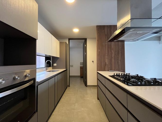 Apartamento de 2 alcobas en venta en El Poblado, Medellín, 125 m² · foto 8 de 15