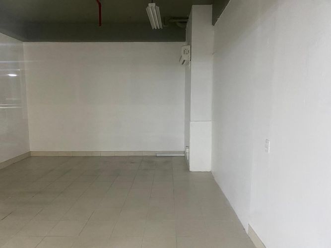 Local en arriendo en El Poblado, Medellín, 30 m² · foto 4 de 10