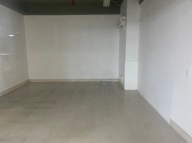 Local en arriendo en El Poblado, Medellín, 30 m² · foto 3 de 10