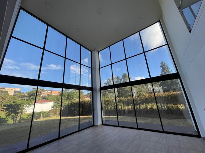 Casa de 5 alcobas en venta en Loma Del Escobero, Envigado, 260 m² · foto 14 de 18