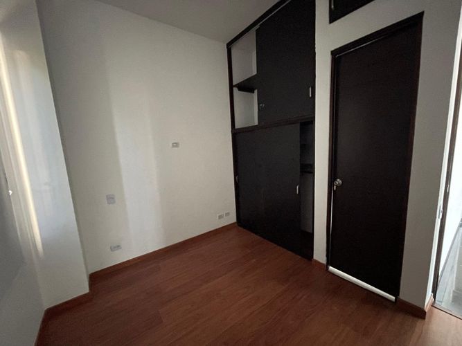 Casa de 5 alcobas en venta en Loma Del Escobero, Envigado, 260 m² · foto 16 de 18