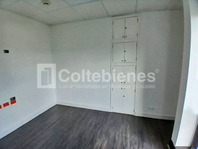 Oficina en venta en El Poblado, Medellín, 285 m² · foto 16 de 24