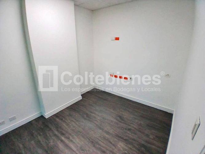 Oficina en venta en El Poblado, Medellín, 285 m² · foto 17 de 24