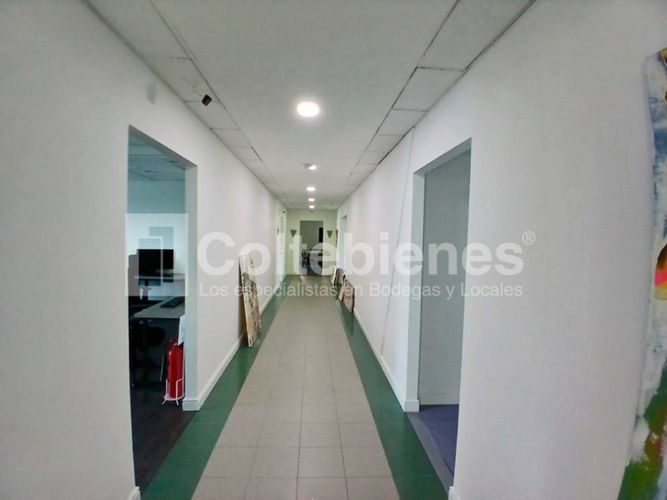 Oficina en venta en El Poblado, Medellín, 285 m² · foto 20 de 24