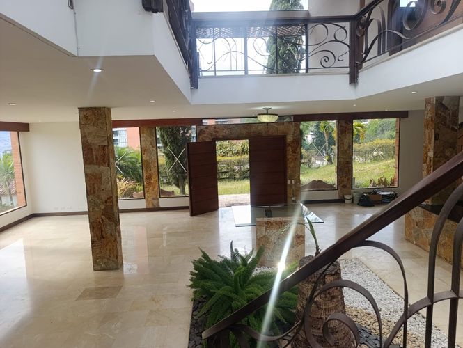 Casa de 4 alcobas en arriendo en El Tesoro, Medellín, 400 m² · foto 9 de 20