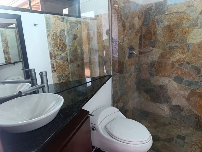 Casa de 4 alcobas en arriendo en El Tesoro, Medellín, 400 m² · foto 20 de 20