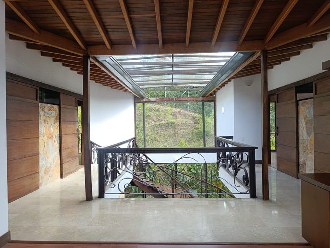 Casa de 4 alcobas en arriendo en El Tesoro, Medellín, 400 m² · foto 11 de 20