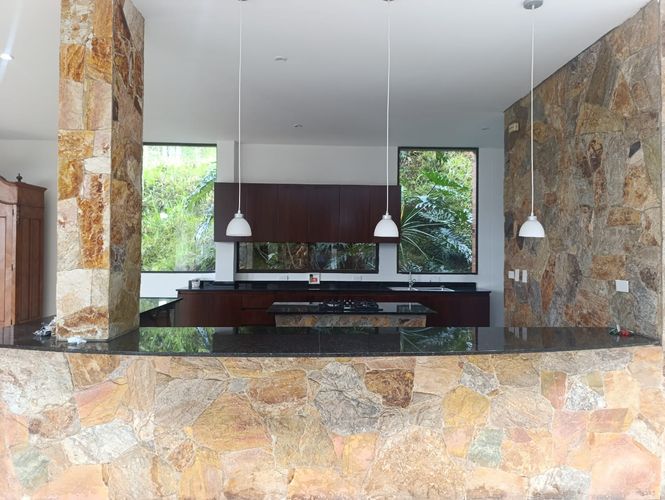Casa de 4 alcobas en arriendo en El Tesoro, Medellín, 400 m² · foto 7 de 20