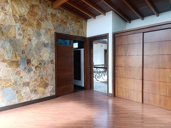 Casa de 4 alcobas en arriendo en El Tesoro, Medellín, 400 m² · foto 15 de 20