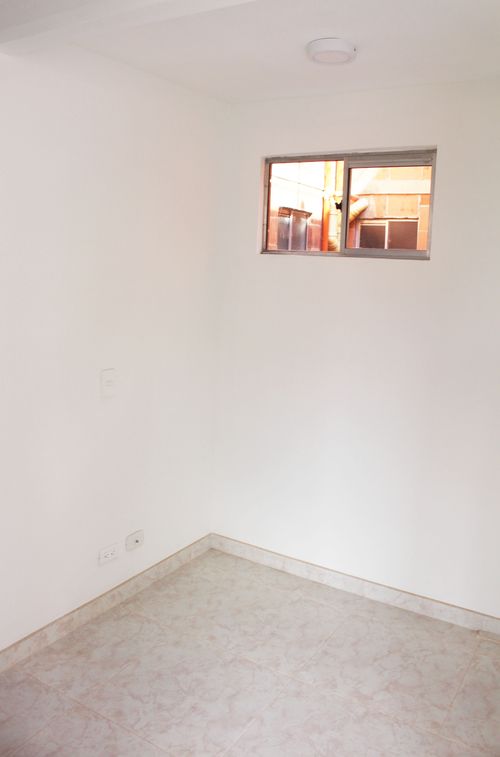 Apartamento de 3 alcobas en venta en Echavarria, Madrid, 64 m² · foto 4 de 17