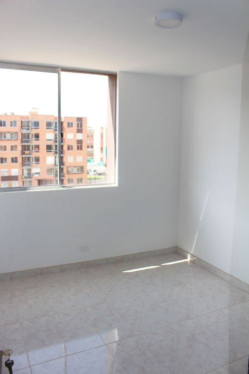 Apartamento de 3 alcobas en venta en Echavarria, Madrid, 64 m² · foto 8 de 17
