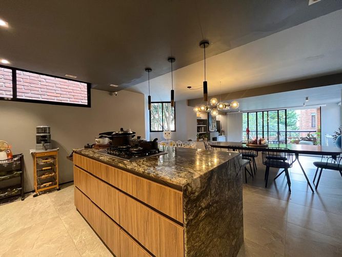 Apartamento de 3 alcobas en arriendo en El Poblado, Medellín, 175 m² · foto 8 de 20