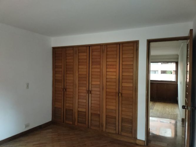 Apartamento de 3 alcobas en venta en El Poblado, Medellín, 225 m² · foto 9 de 17